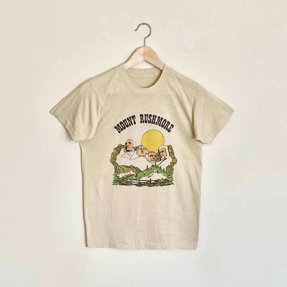 Vintage 1978 Mount Rushmore Behind Funny Double Sided Tan T Shirt Adult Medium